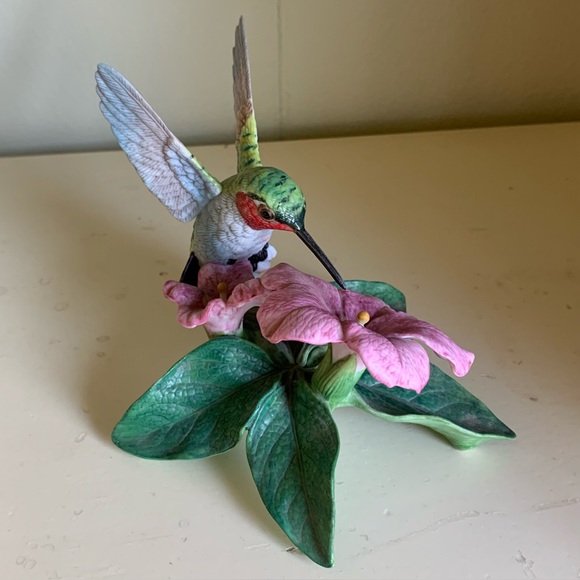 Garden Birds Series by Lenox  The Hummingbird Figurine. ESTATE piece. - Picture 5 of 13